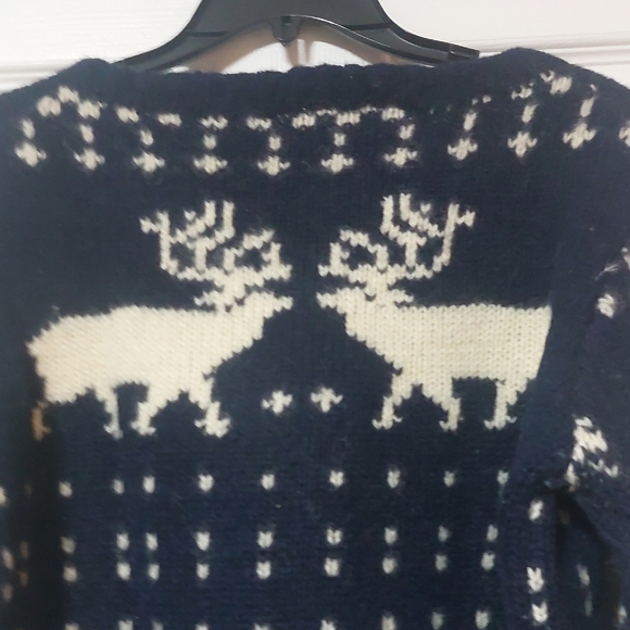 Vintage, Size M, Navy Blue Reindeer Pattern 100% Wool Sweater - Picture 8 of 13